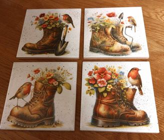 Robin Bird on Boot Decoupage Rice Paper - ROBIN 15002