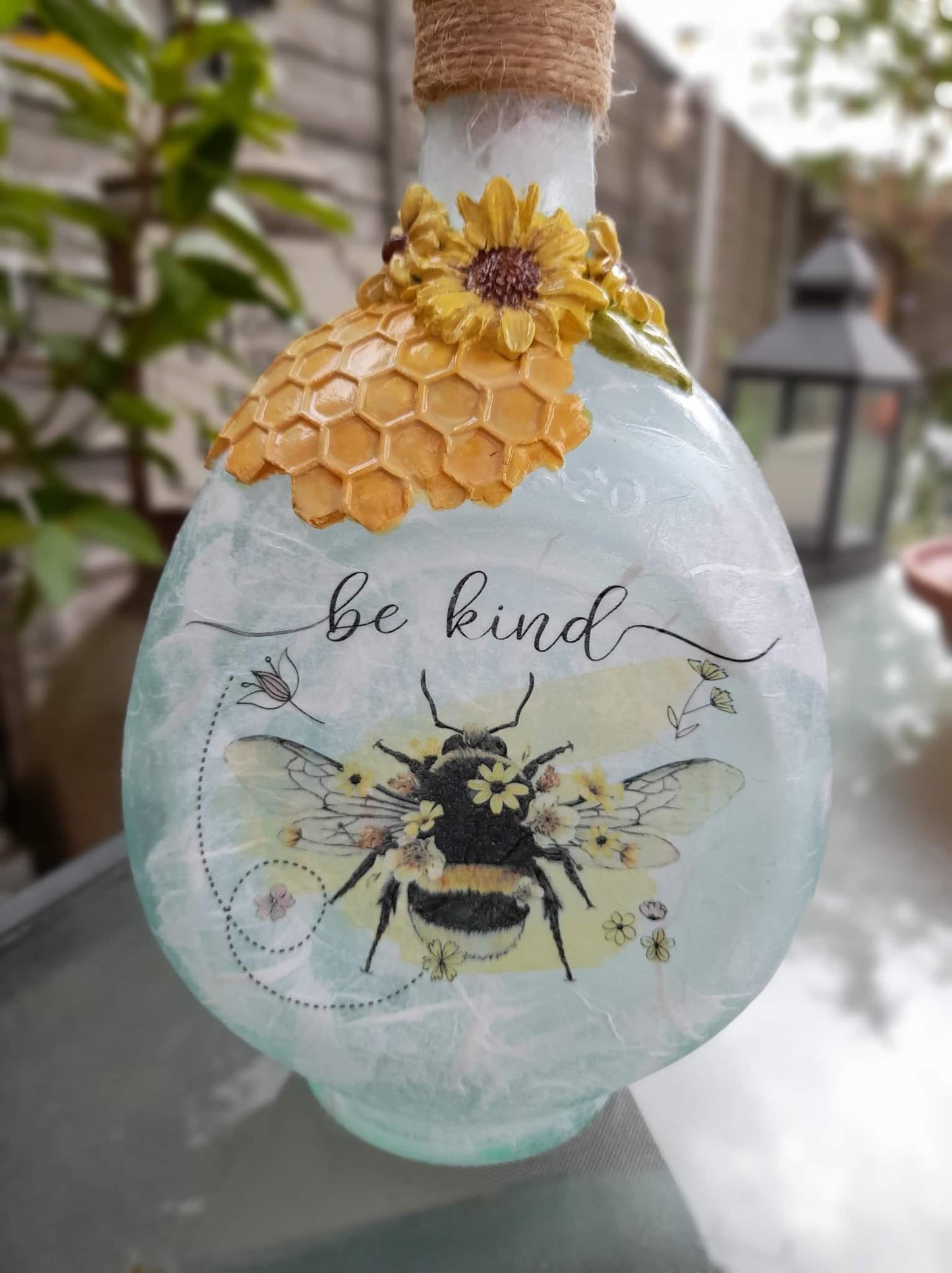 BEES 25002